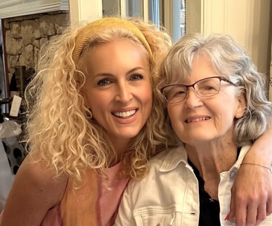 Little Big Town’s Kimberly Schlapman Shares the Sentence That Ended Her ‘Sandwich Generation’ Guilt