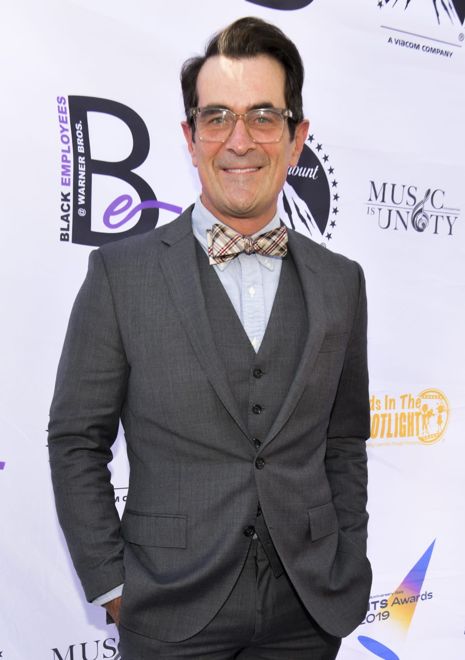 Ty Burrell Says He Struggled to Reach His Teen Daughters. Then He Wrote a Note