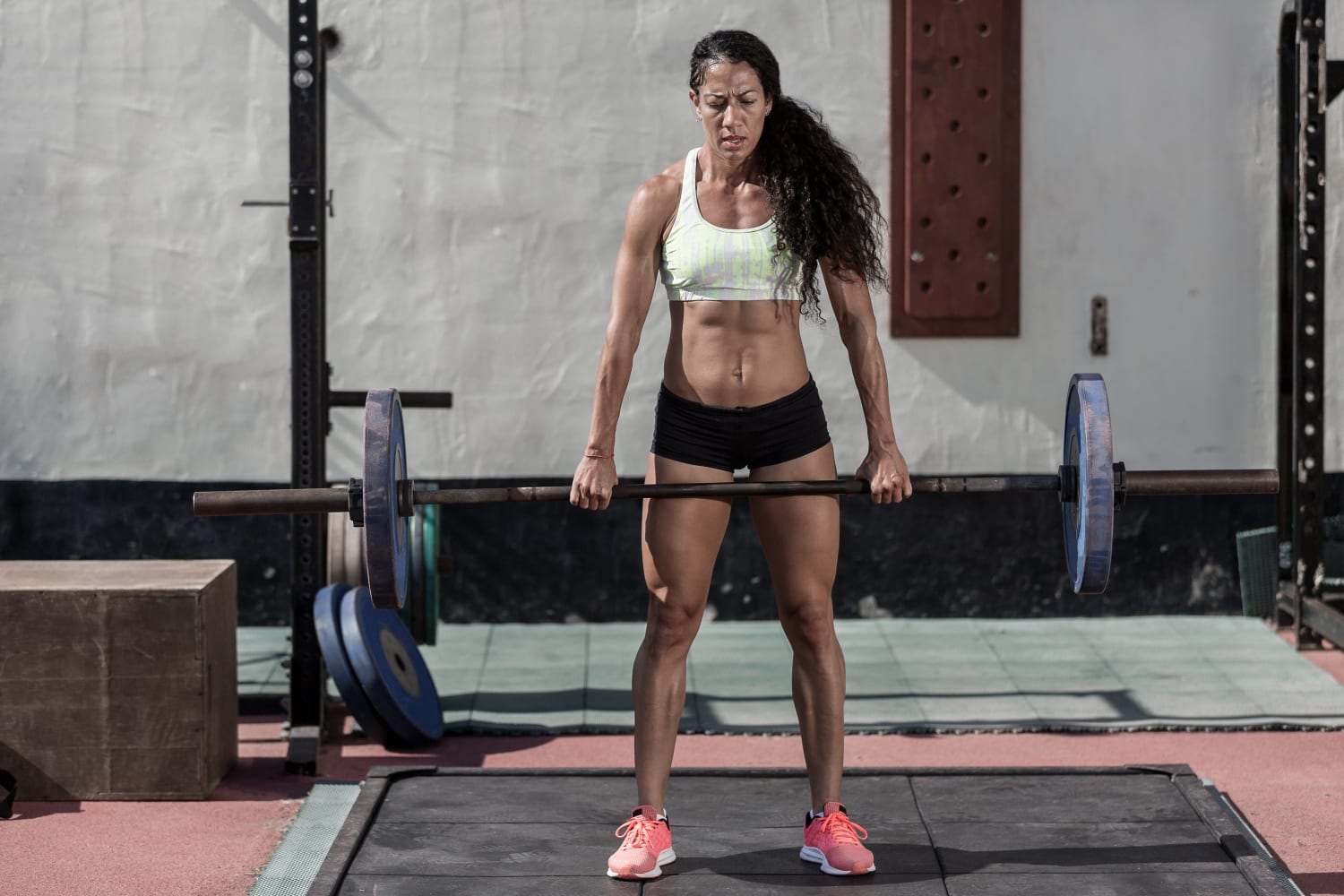 If Deadlifts Are Hurting Your Lower Back, Make This 1 Tweak