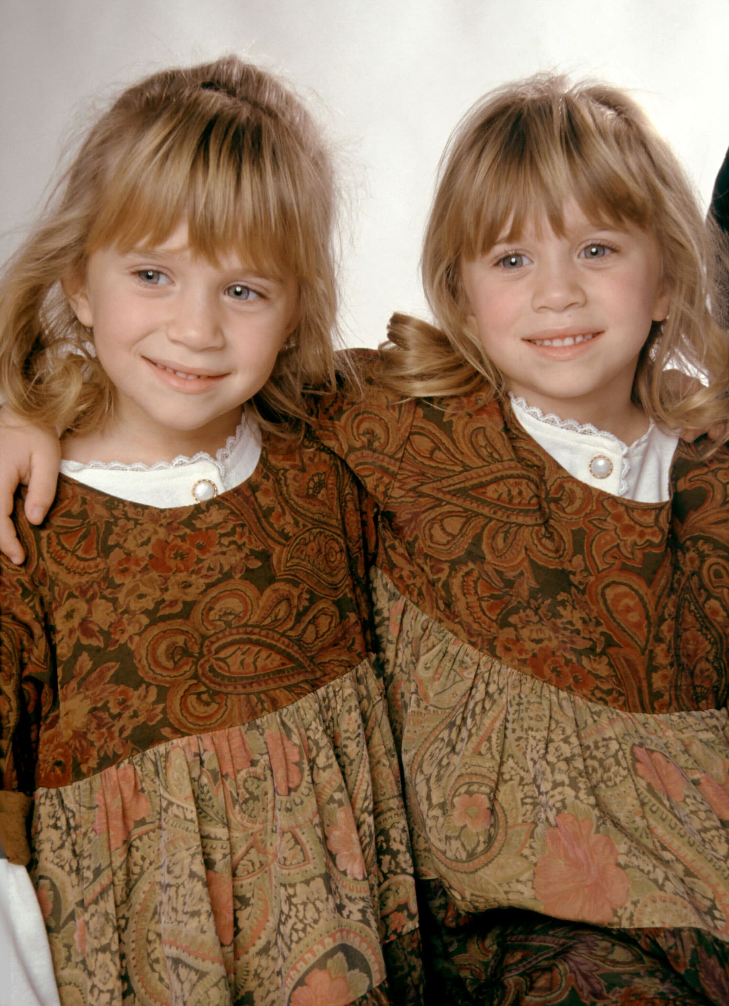Mary-Kate and Ashley Olsen Make Rare Appearance With All Four Siblings
