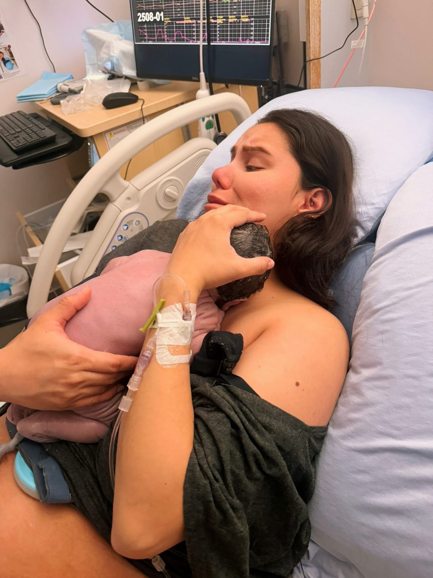 She Fell Asleep During Labor. When She Woke Up, Her Baby Had Already Been Born