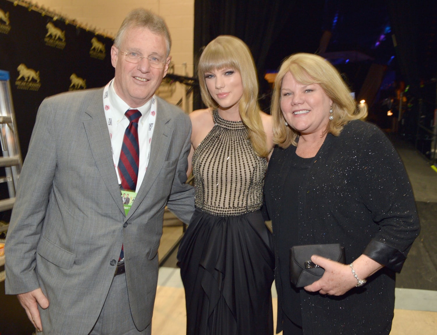 Taylor Swift’s Parents: What to Know About Scott and Andrea Swift