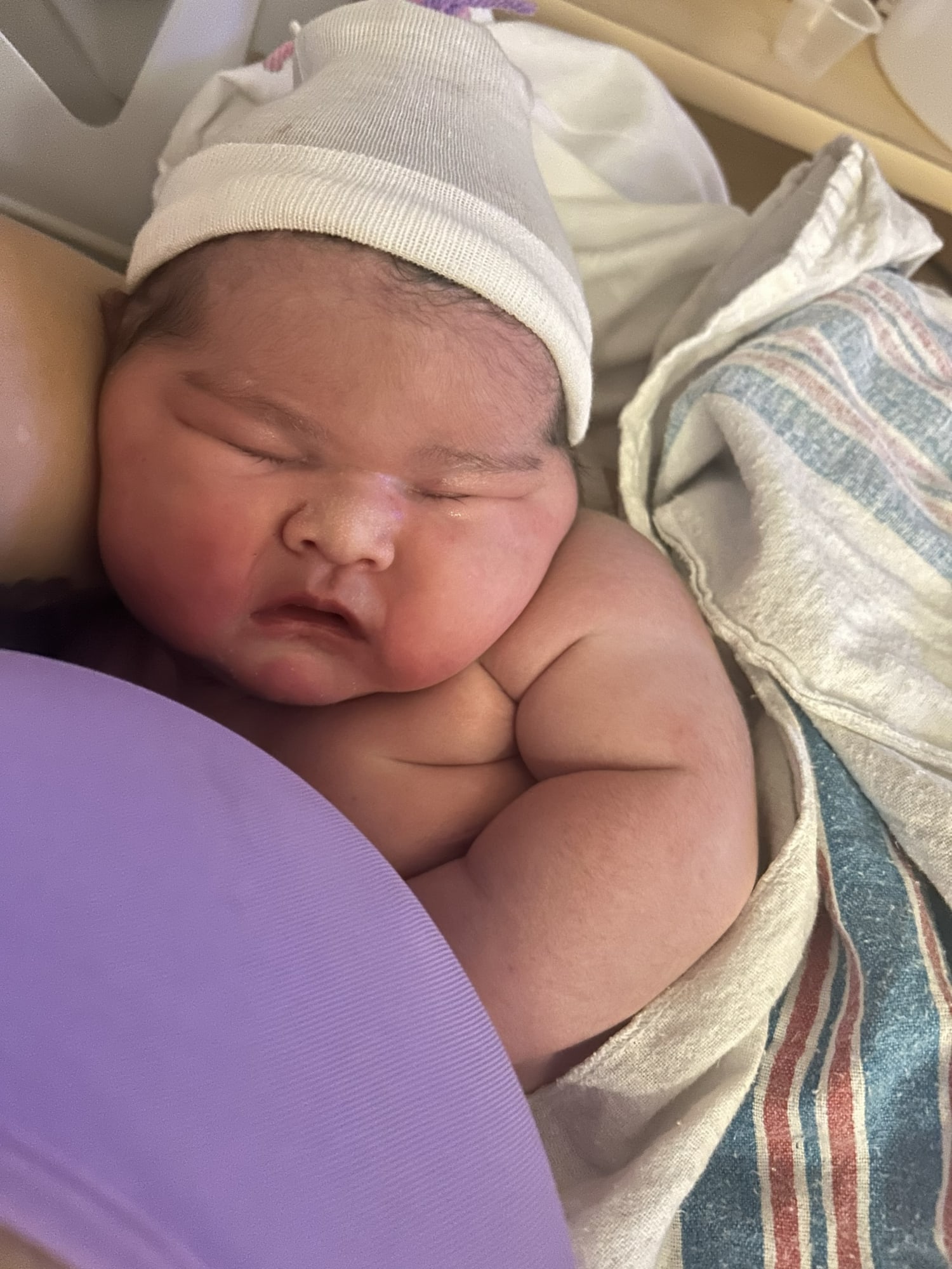 New York Woman Gives Birth to Stunning 14-Pound Baby Girl