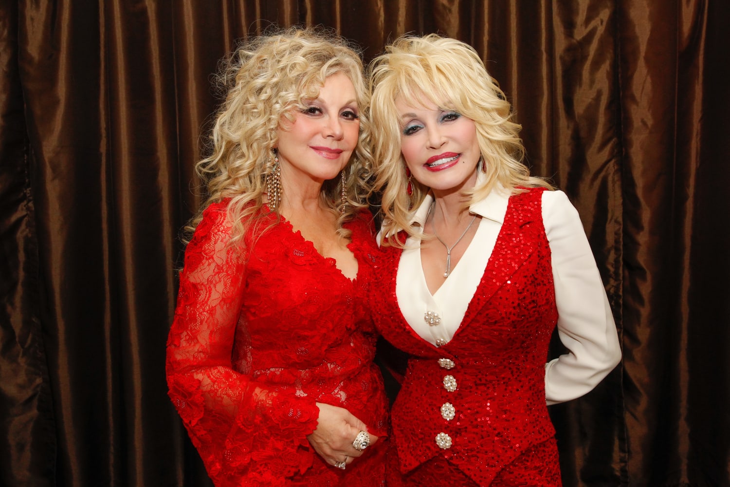 Dolly Parton’s Sister Speaks Out After Her Death, Shares About Her Final Days