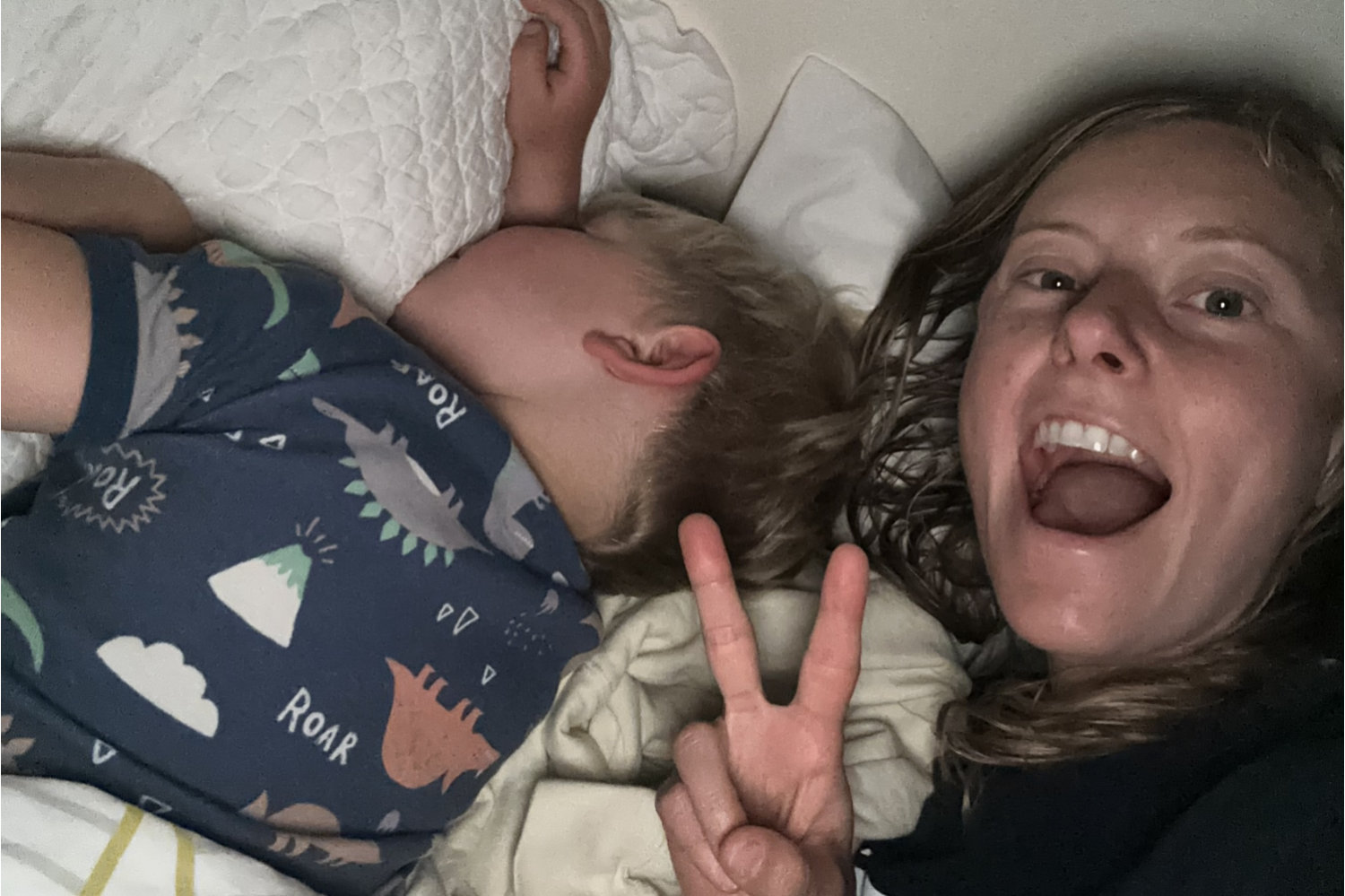A Postpartum Therapist Eliminates Toddler’s Bedtime Battles ... By Taking Selfies