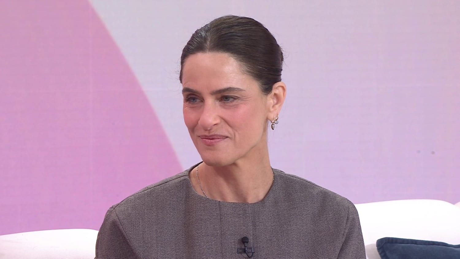 Amanda Peet Reveals First ‘Weird’ Sign of Breast Cancer. It Wasn’t a Lump