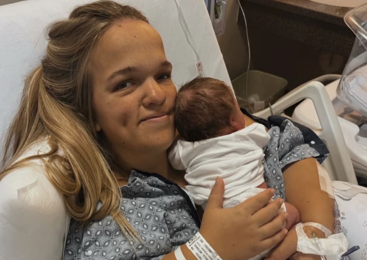 Exclusive: ‘7 Little Johnstons’ Star Elizabeth Bolden Gets Real About Giving Birth as a Little Person