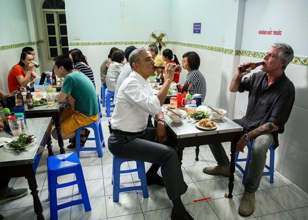 160523-obama-vietnam-beer-jsw.jpg