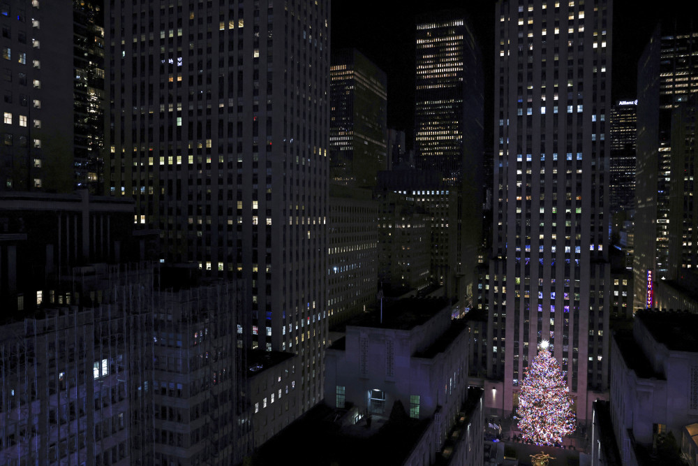 A 12-foot-tall 2D Christmas tree is looking over Fifth Avenue now