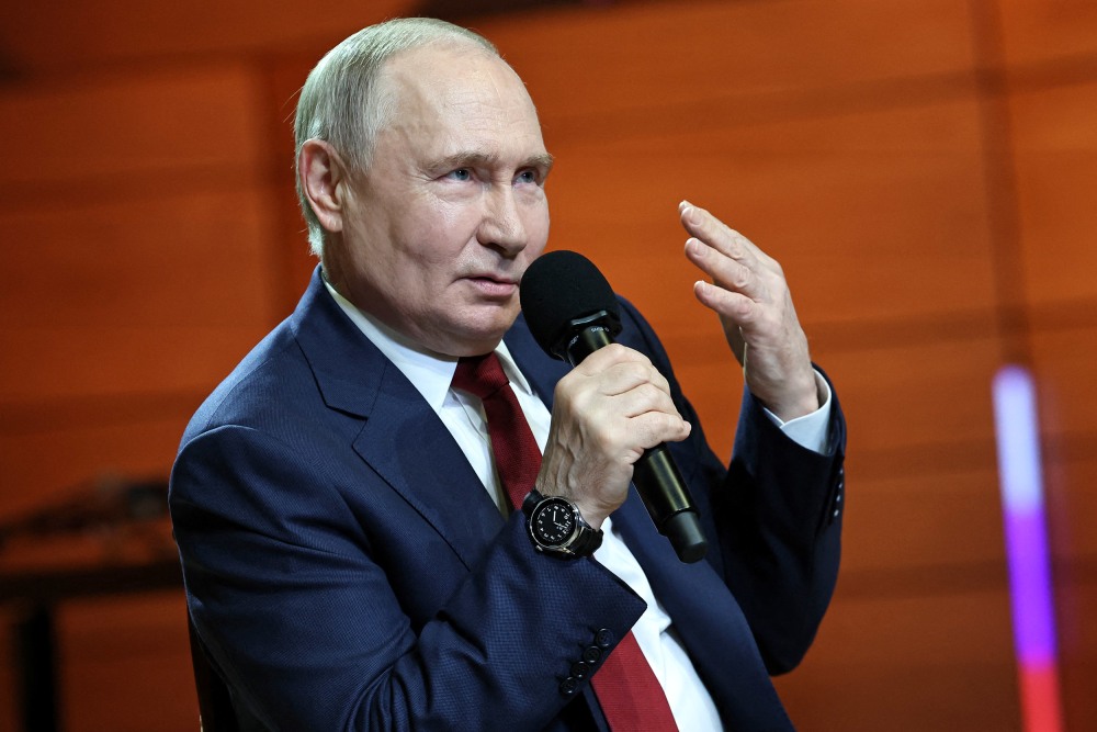 https://media-cldnry.s-nbcnews.com/image/upload/t_fit-1000w,f_auto,q_auto:best/rockcms/2025-05/250521-Putin-RS-6cfc70.jpg