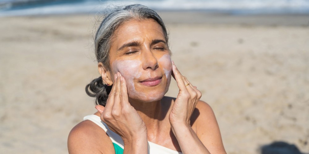 The Best Sunscreens That Won’t Irritate Your Eyes, According to Derms