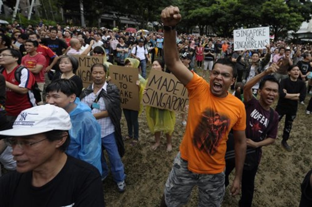 1C6055212-singapore_population_protest-1950502835_v2.jpg