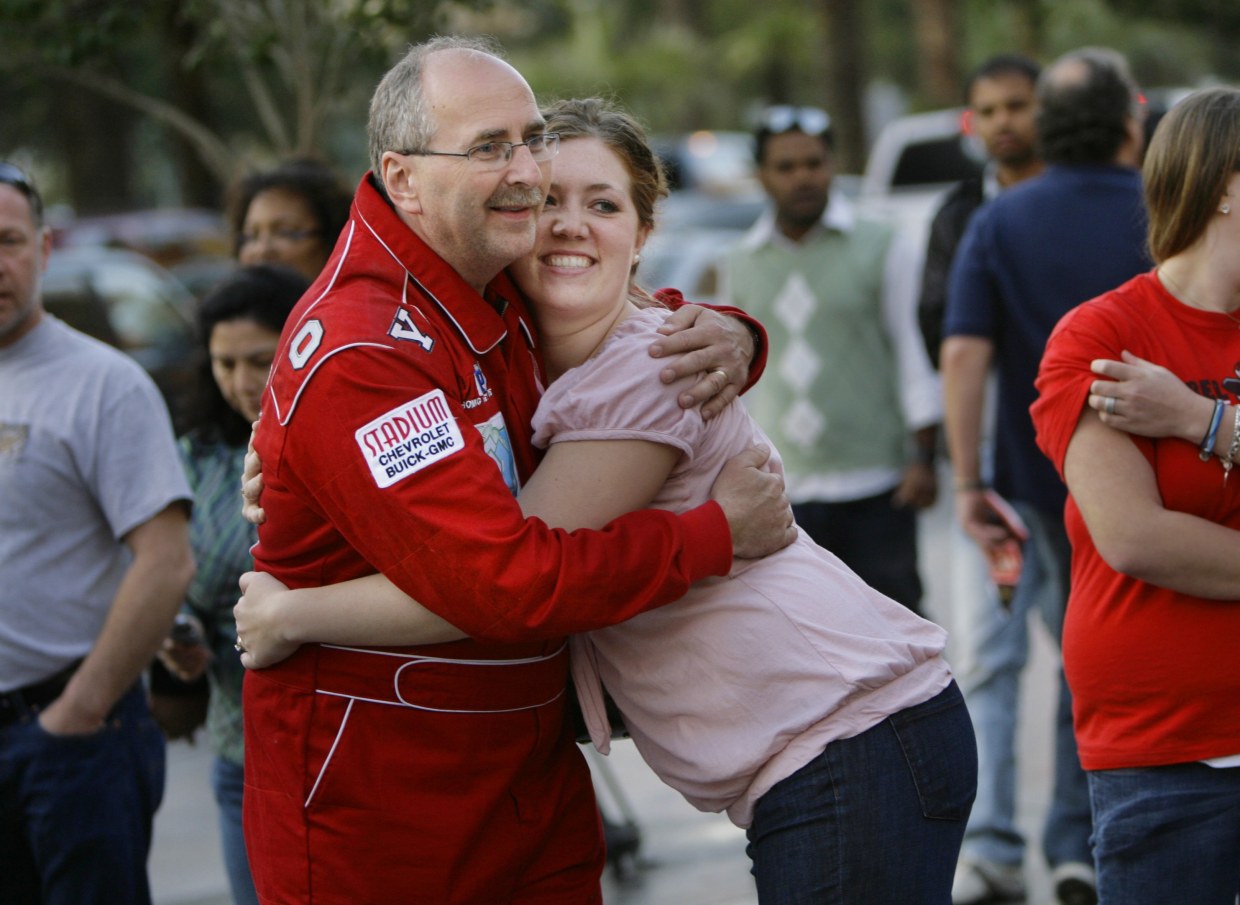 Embracing history: Ohio man sets hugs record