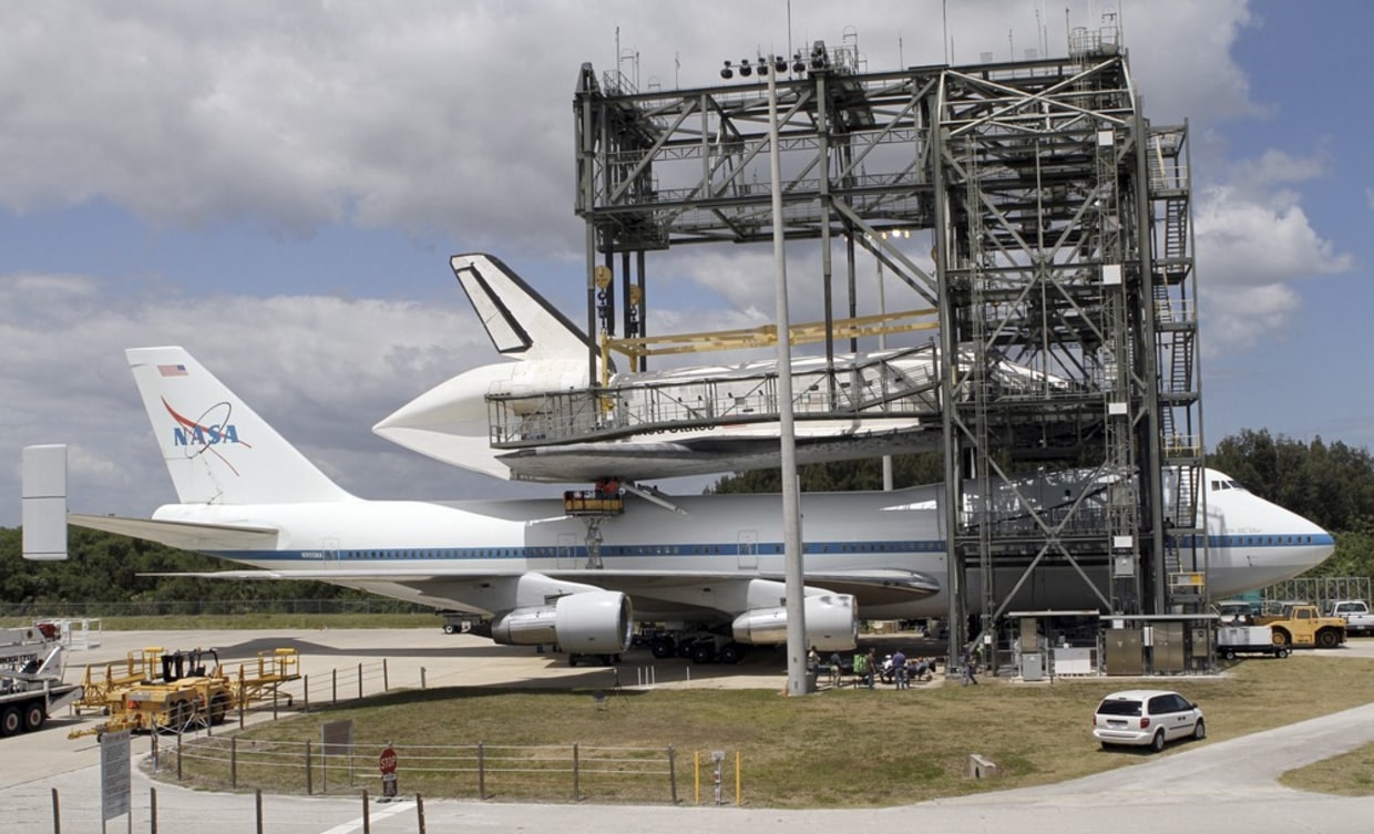 120415-space-shuttle-730p.jpg