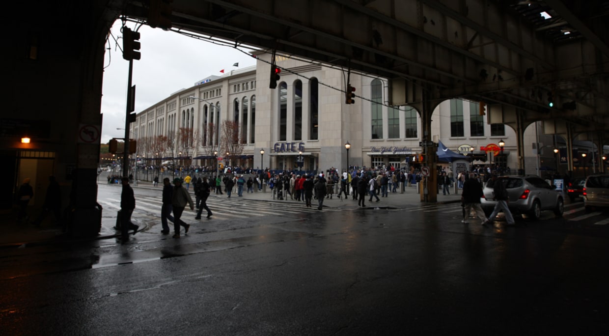 Small Businesses Outside Yankee Stadium Allowed To Sell MLB Merchandise  Under New Agreement - CBS New York