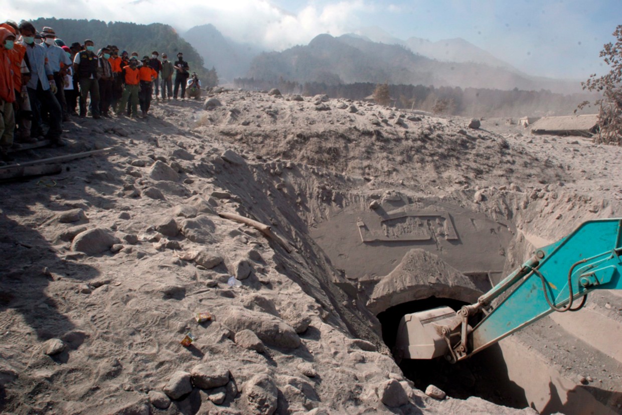 2 trapped by Mount Merapi debris found dead