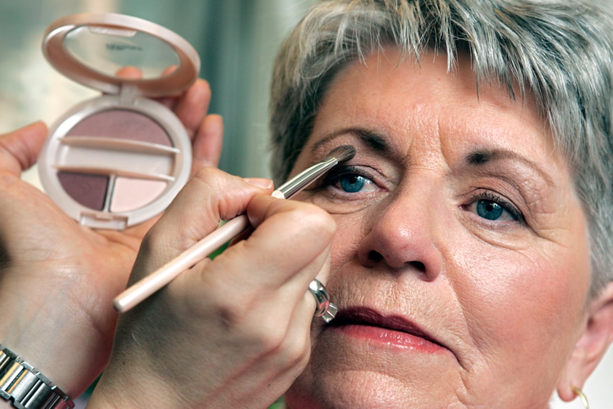 Doing Mom's Soft Spring Makeup - Makeup For Women Over 60!, woman