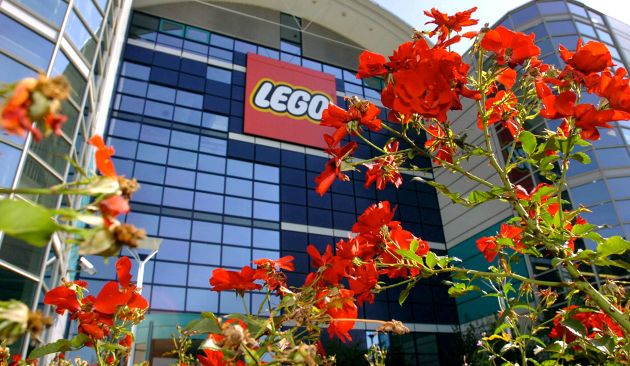 Lego to lay off 1,200, U.S.