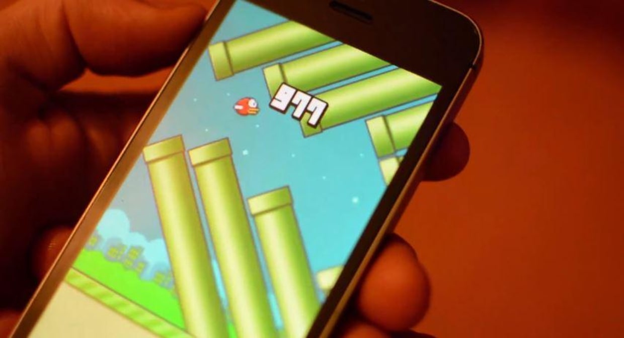 YugaTech plays Flappy Bird, how to get high scores » YugaTech