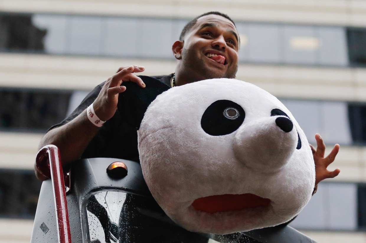 Giants fans done with panda heads after Sandoval departure