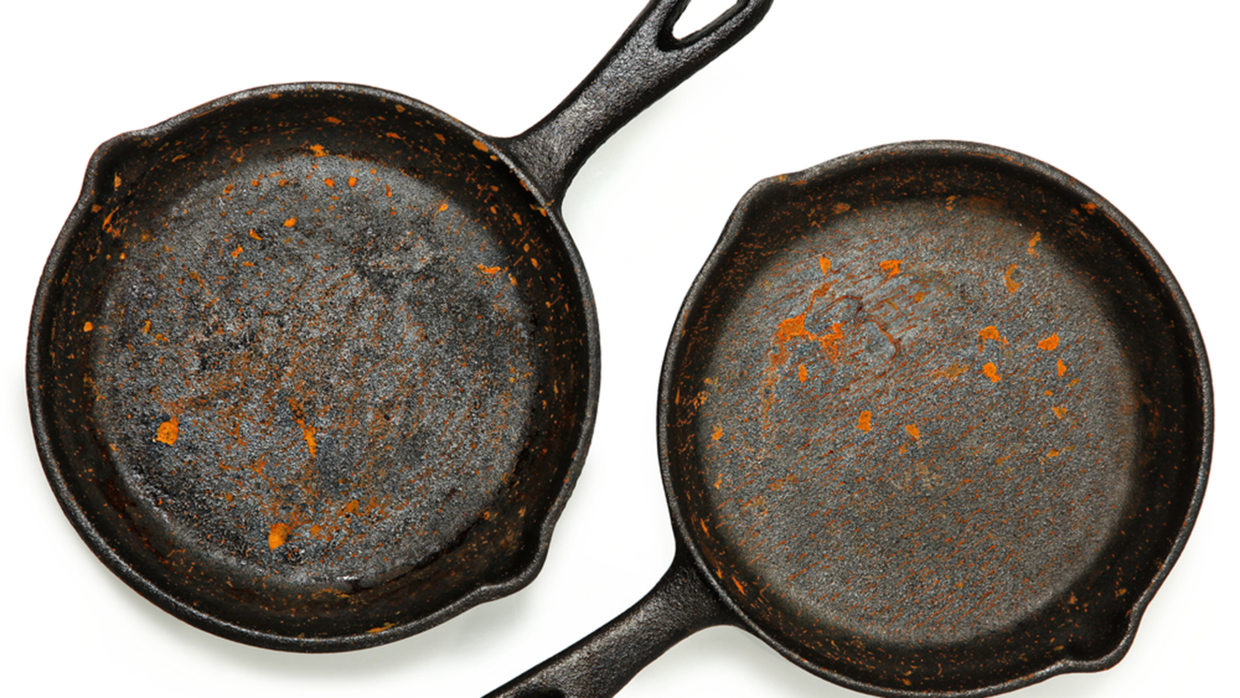 https://media-cldnry.s-nbcnews.com/image/upload/t_fit-1240w,f_auto,q_auto:best/newscms/2016_28/1142791/cast-iron-skillet-pan-stock-today-160713-tease.jpg