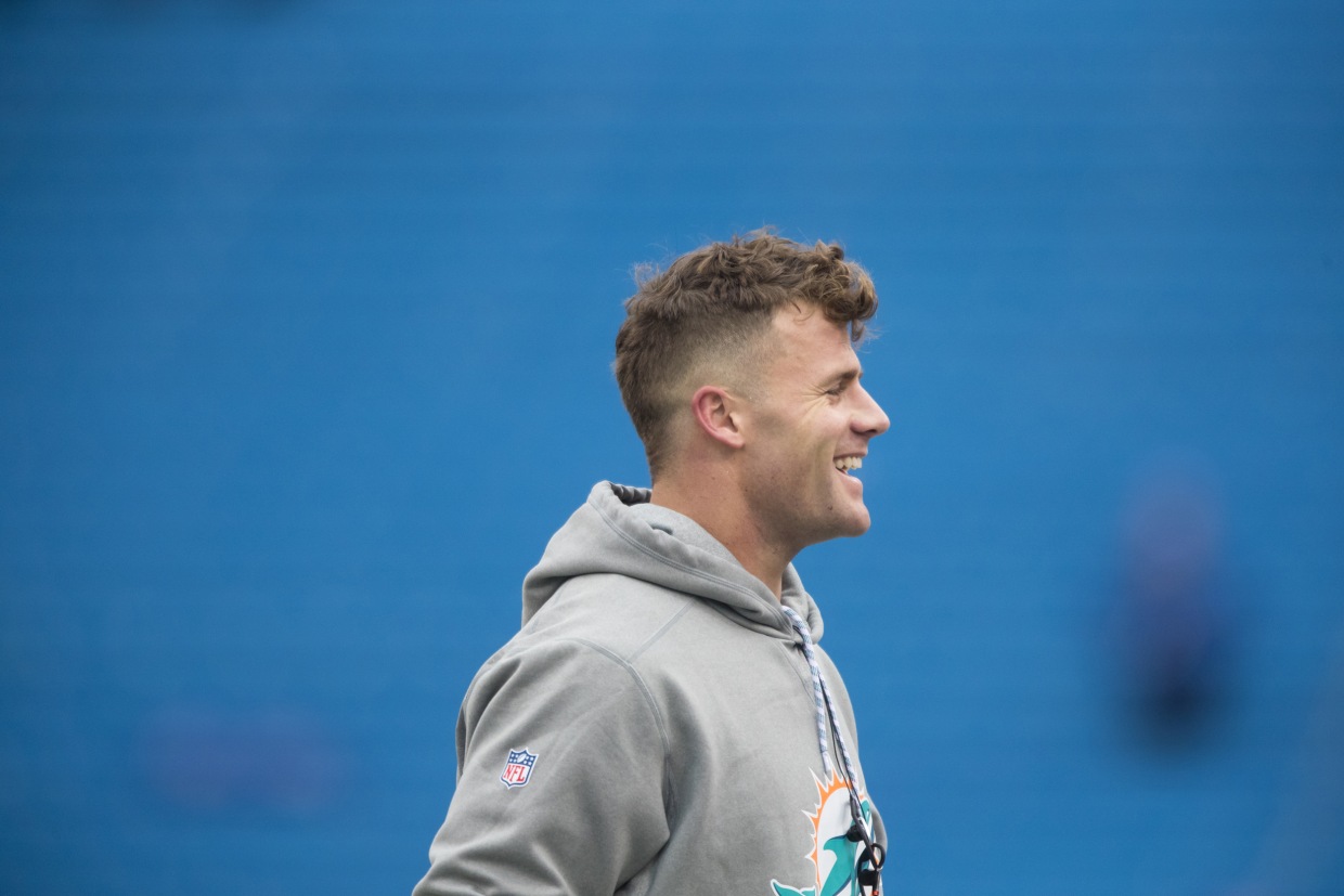 Kiko Alonso of the Miami Dolphins reacts during the game against the  News Photo - Getty Images