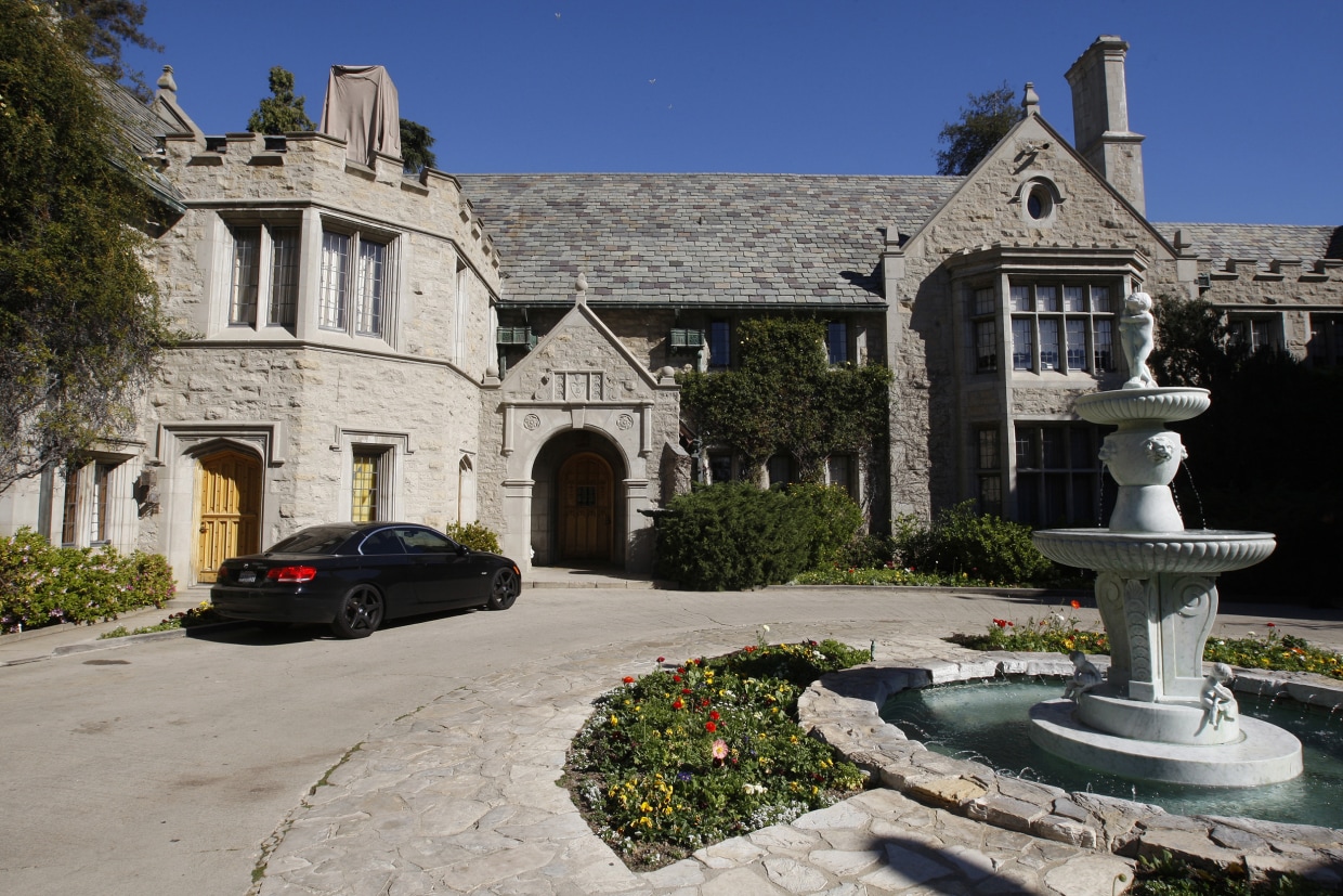 After Hugh Hefners Death, What Will Happen to the Playboy Mansion?