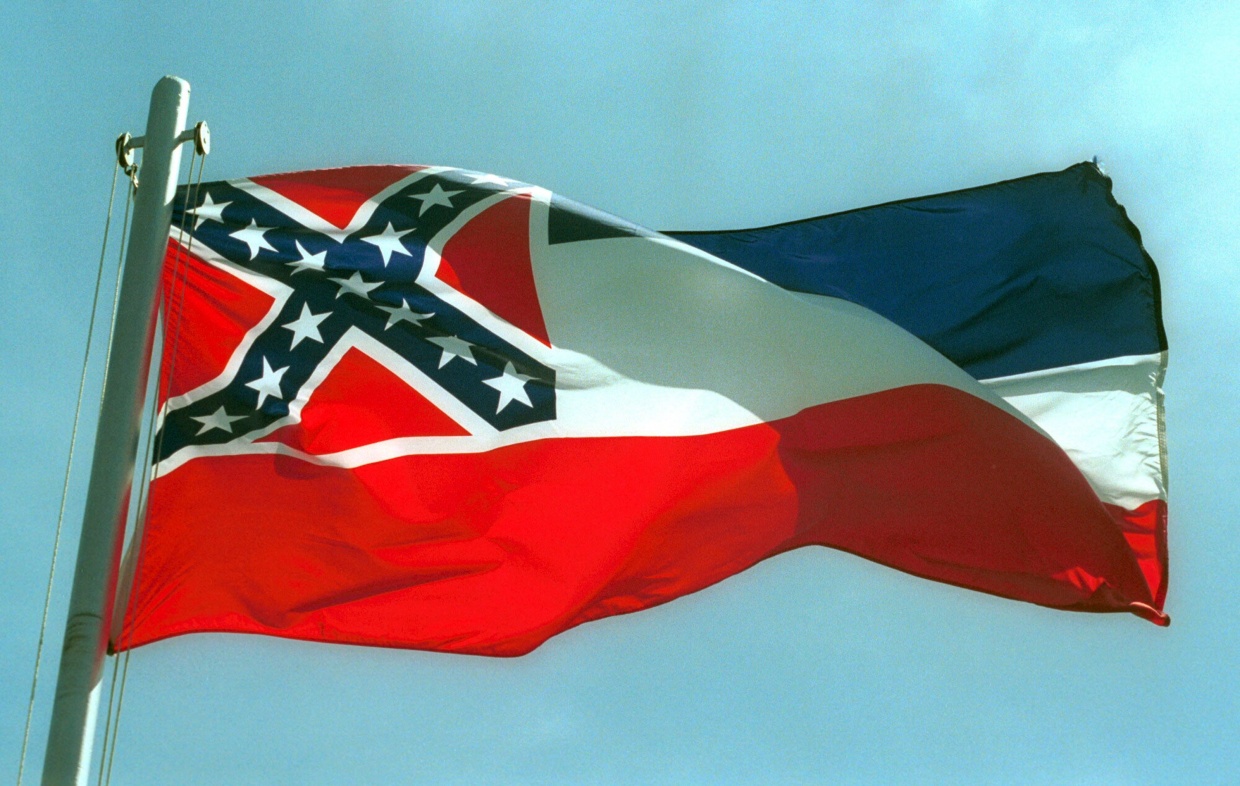 Bay St. Louis City Hall Takes Down the Mississippi State Flag