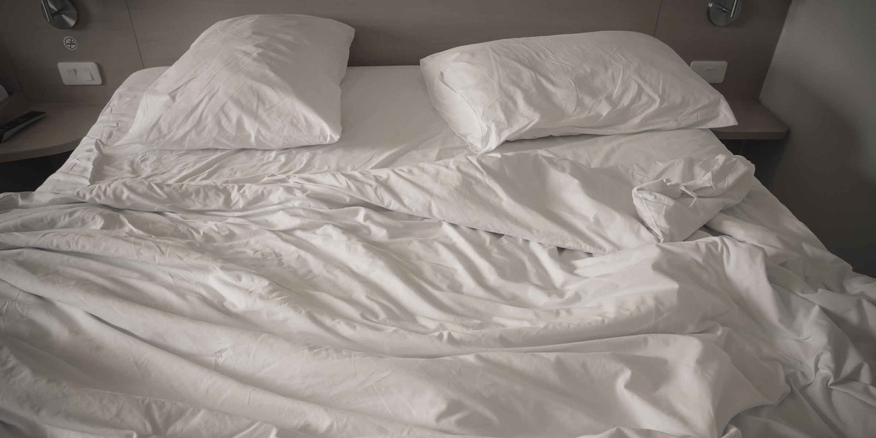 Should You Use A Flat Sheet On Your Bed, How To Make A Duvet Cover From Two Flat Sheets