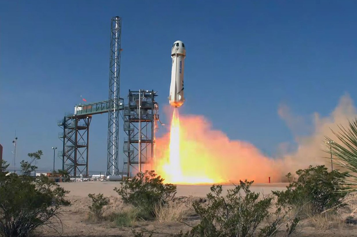 Blue Origin S New Shepard Rocket Aces Dramatic Test Launch