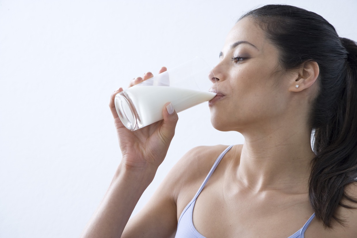 Disadvantages of Drinking Excessive Milk in the Morning