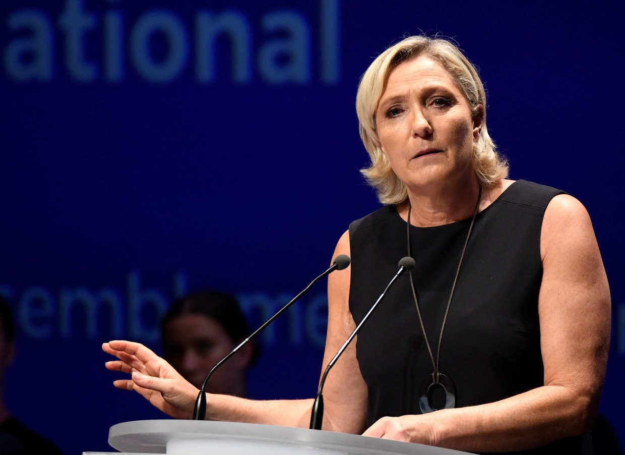 Marine Le Pen ordered to submit to psychiatric evaluation over Islamic  State execution tweets