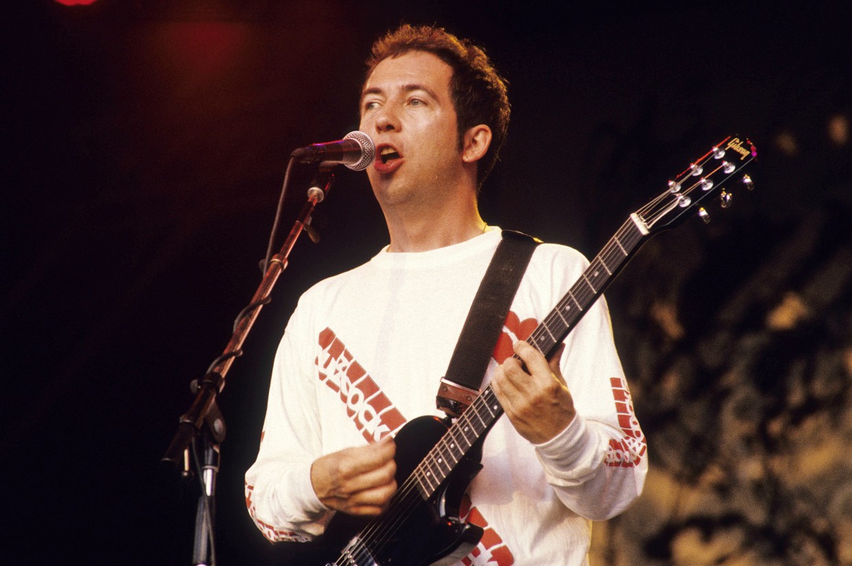 Pete Shelley, Buzzcocks singer and guitarist whose songs evoked the agonies  of thwarted desire and romance – obituary