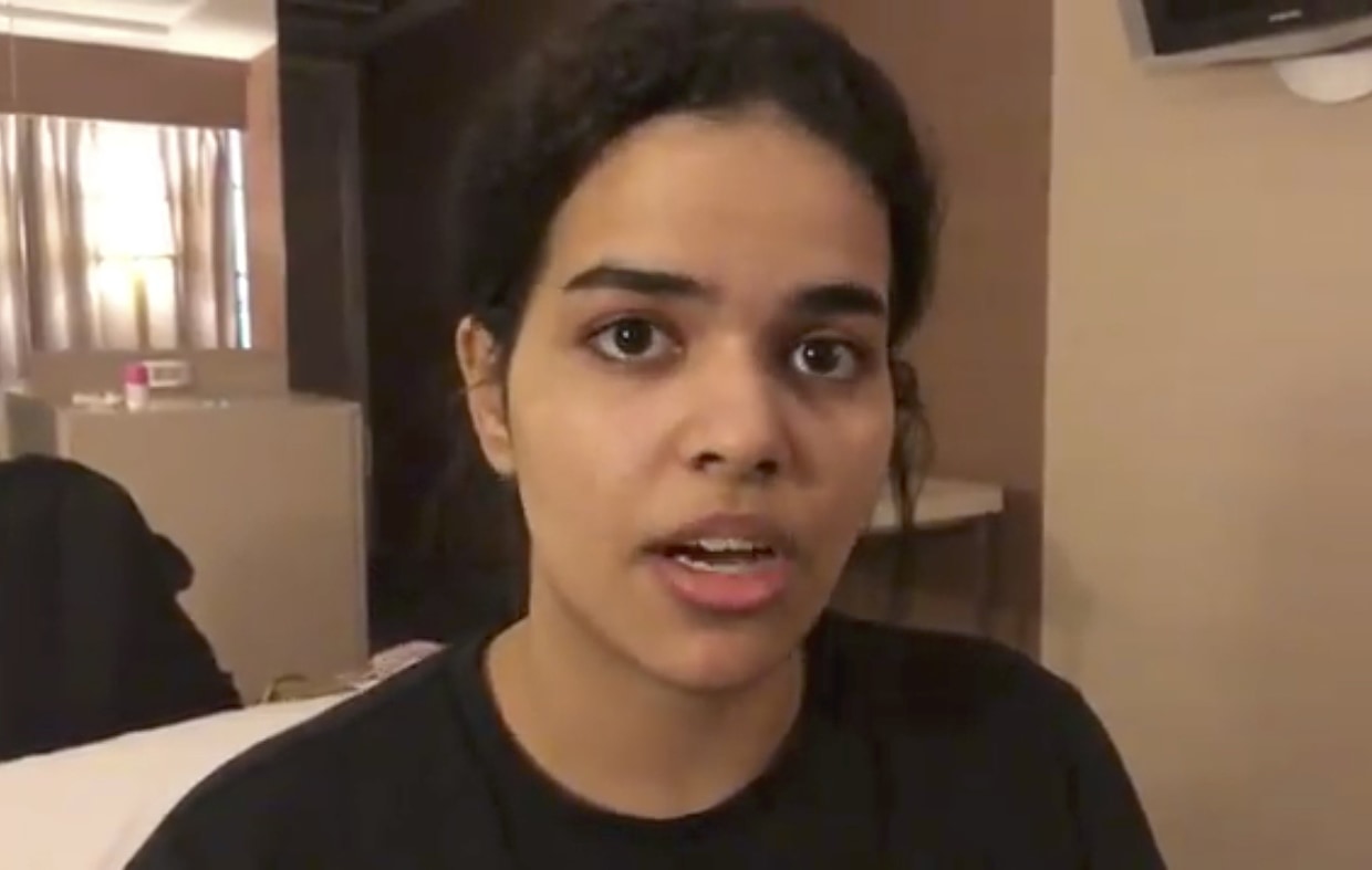 Saudi teen Rahaf Mohammed Alqunun barricades herself, seeks asylum in  Thailand