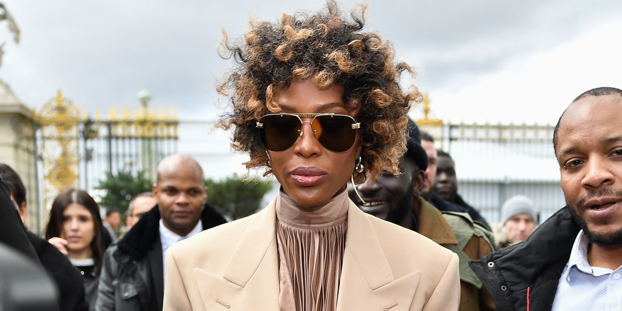 Well Hello Whitney: Naomi Campbell Keeps It Curly For Louis Vuitton's  Lit-A$$ Front Row - Bossip