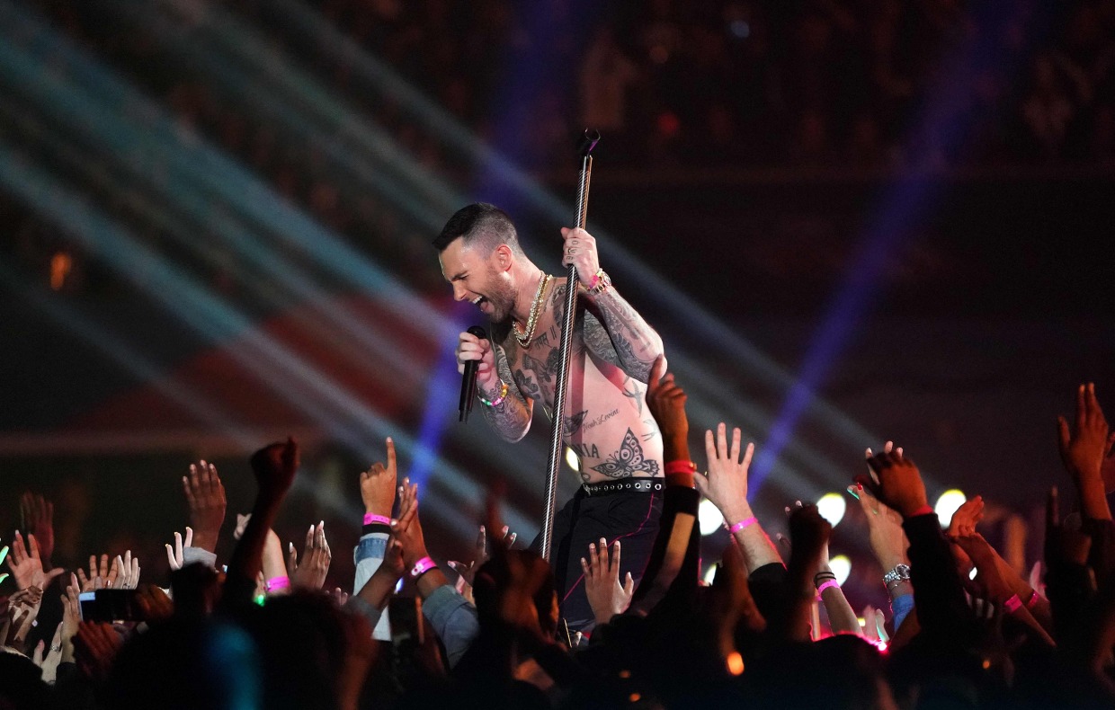 Maroon 5 Barely Leaves a Mark at the Super Bowl Halftime Show - The New  York Times