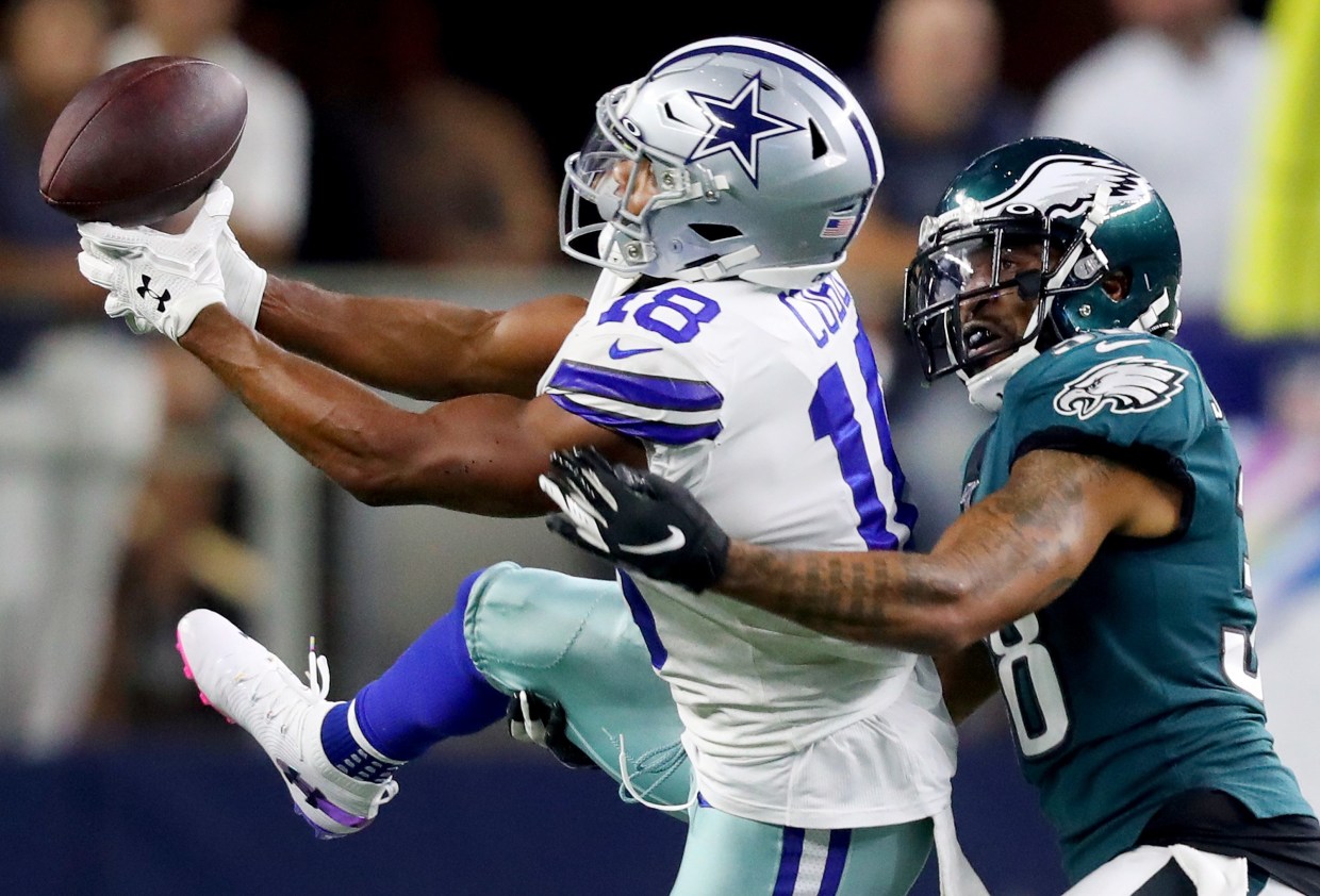 Cowboys run over Eagles, take 1st in NFC East with 37-10 win