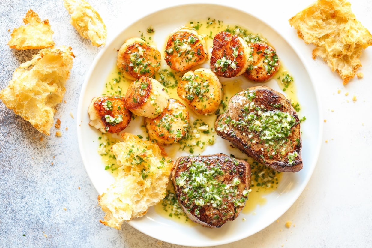 The Perfect Steak with Garlic Butter - Damn Delicious