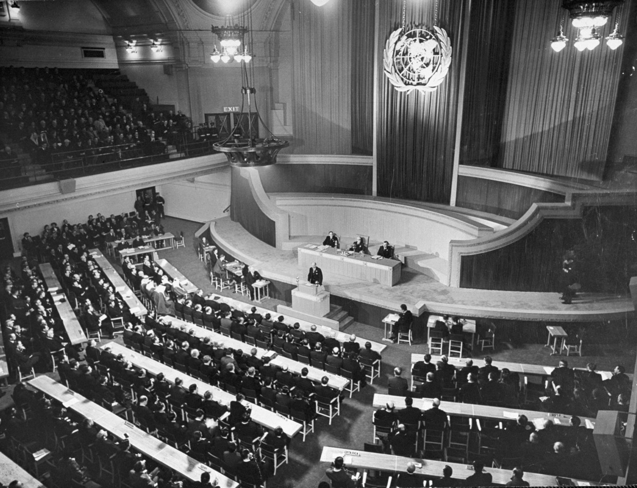 File:United Nations General Assembly Hall (2).jpg - Wikimedia Commons