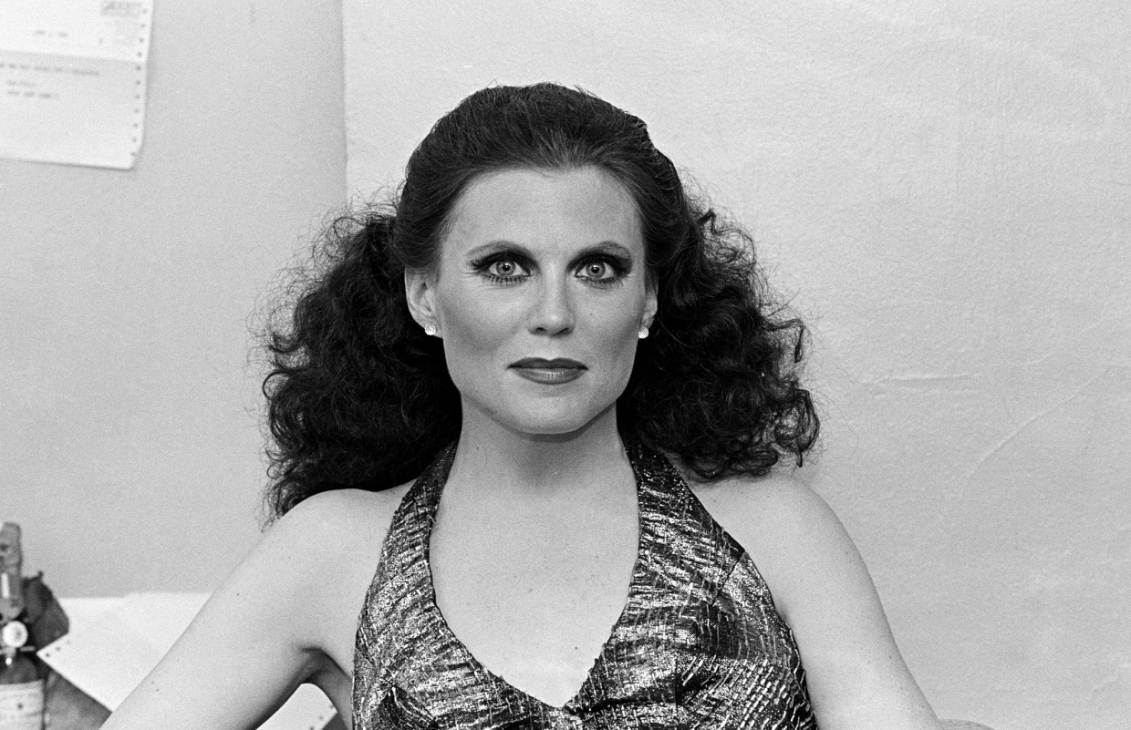 Ann Reinking, Tony winner and star of Broadways Chicago, dies at 71 pic