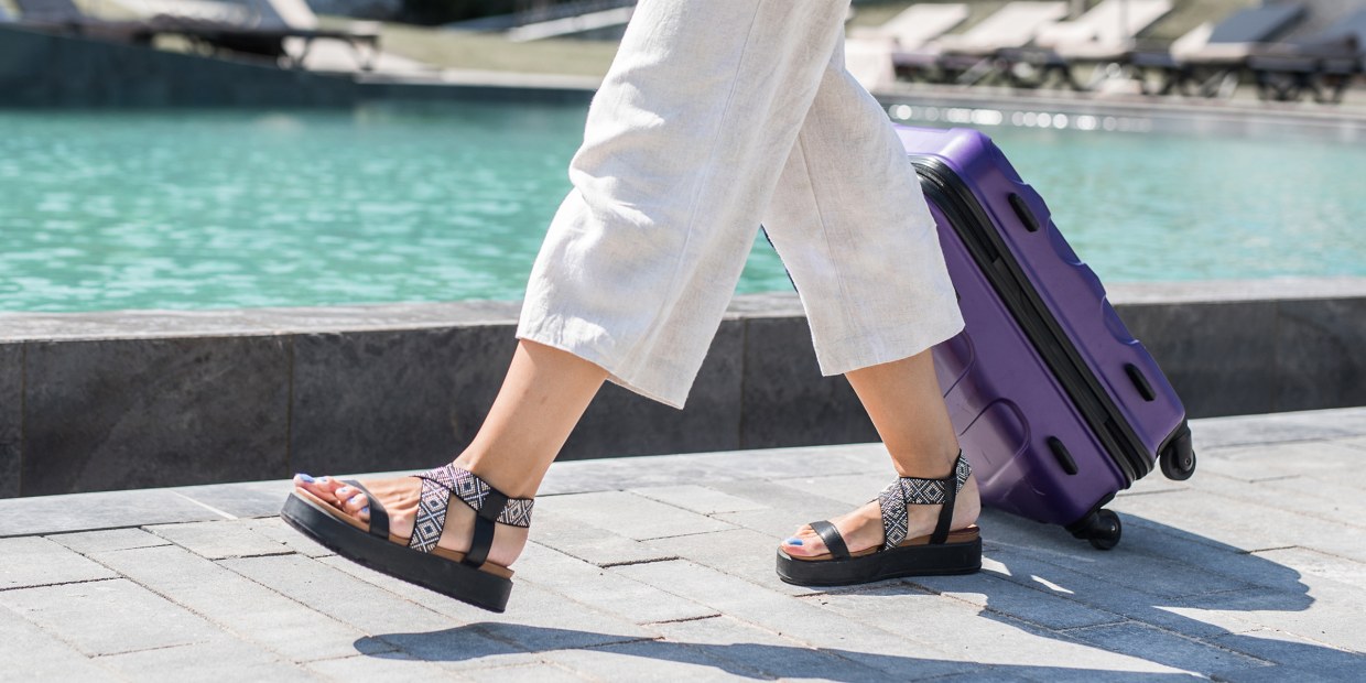 9 Women's Walking Sandals Reviews Say Were Great On Vacation | HuffPost Life