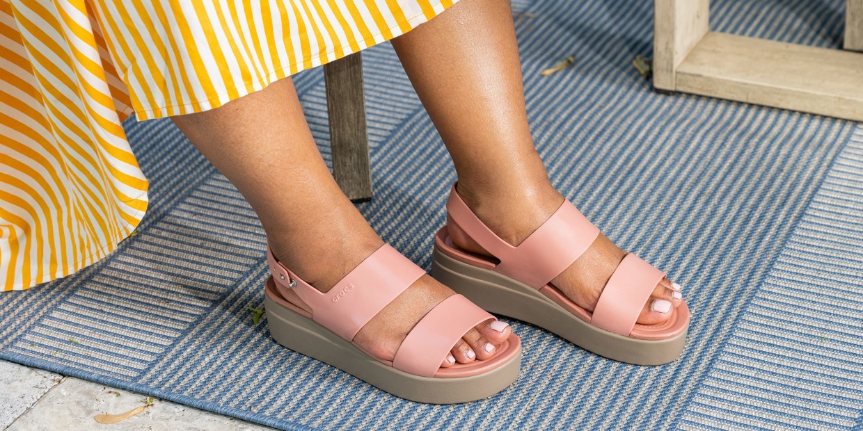 Summer shoe perils: Foot expert reveals flip-flops, crocs health risks -  The Jerusalem Post