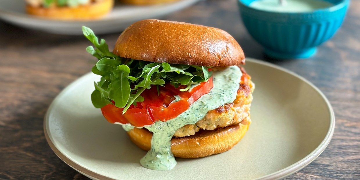 Recipe: Salmon Burgers & Aioli with Corn, Arugula & Fresh Oregano