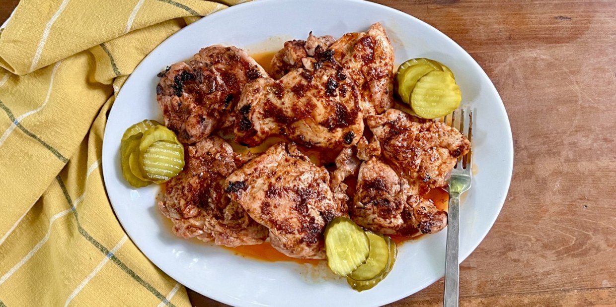 https://media-cldnry.s-nbcnews.com/image/upload/t_fit-1240w,f_auto,q_auto:best/newscms/2023_29/2017715/nashville-hot-grilled-chicken-1.jpeg