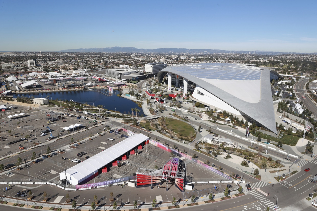 Take a tour of SoFi Stadium in Inglewood - Los Angeles Times