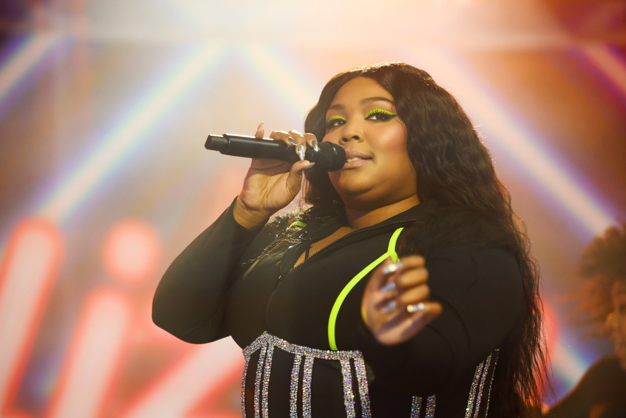 We are loving rapper Lizzo's self-care anthems - HelloGigglesHelloGiggles