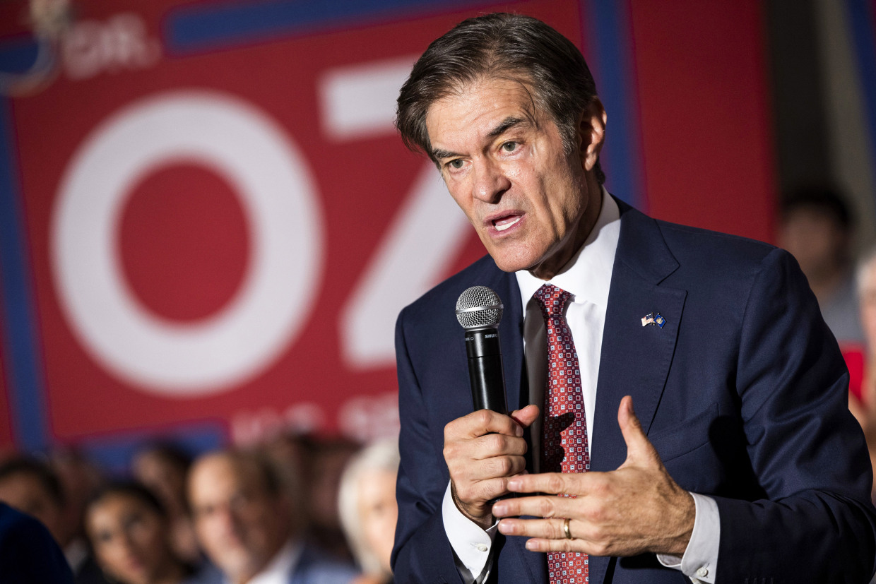 Mehmet Oz, Republican Senate candidate, speaks at a campaign event in Springfield, Pa., on Sept. 8, 2022.
