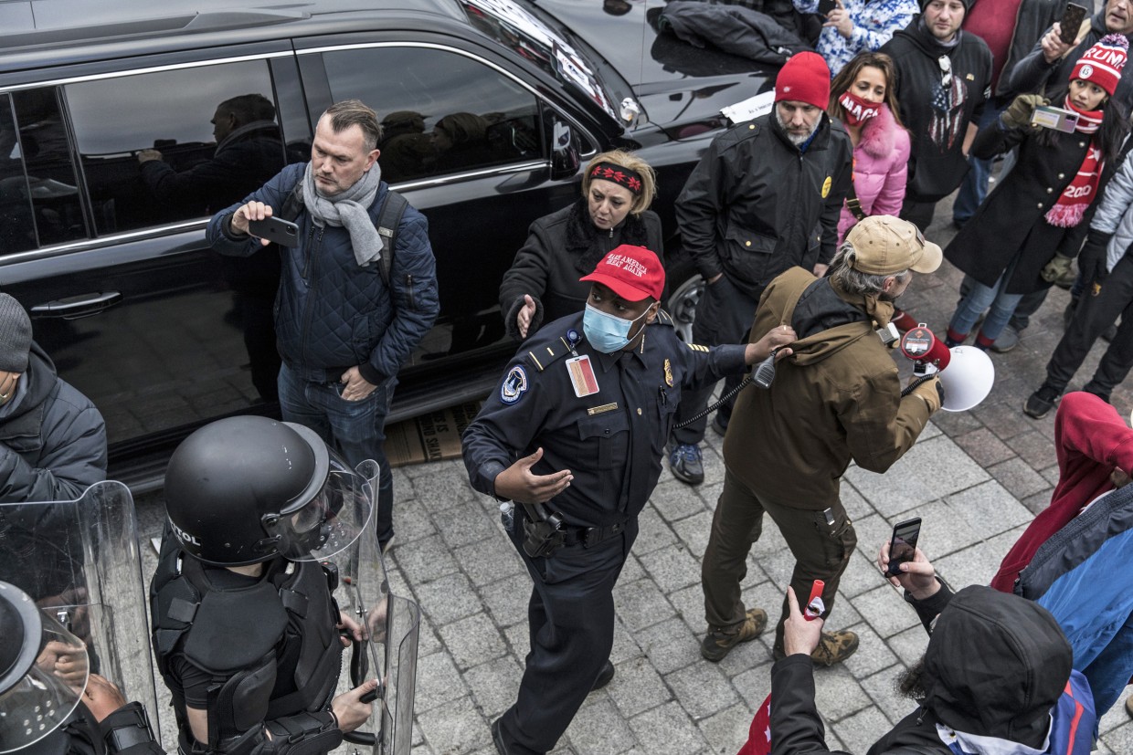 221003-capitol-police-maga-hat-ONETIMEUSE-mn-1345-9668ca.jpg