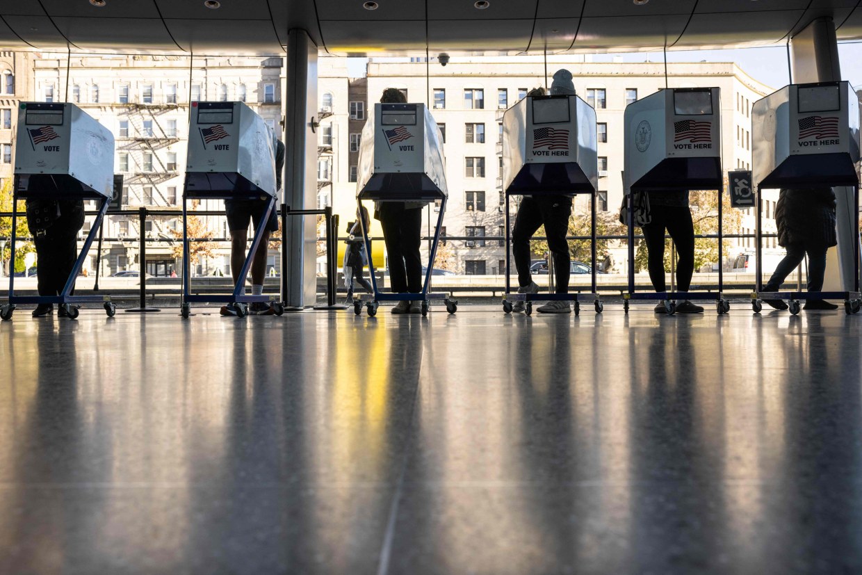 Image: Voters cast their midterm election ballots at the Brooklyn Museum on Nov. 8, 2022, in New York.