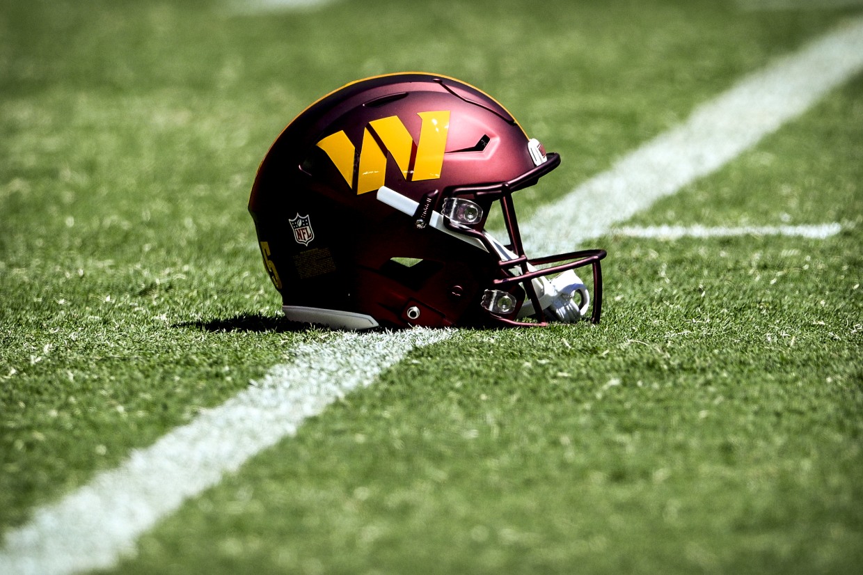 washington commanders helmet 2022